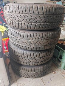 Originál BMW alu se zimním runflat pneu na g20. 5x112 6,5x16 - 3