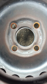 4ks plechové kola R13 rozteč 4x100  s pneu 165/70/13 - 3