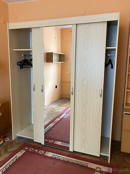 Prodám šatní skříň - 3