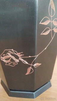 Urnový obal měděný s vyrytou růží - 3