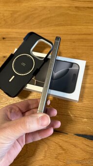 iPhone 16 Pro 128 GB - 3