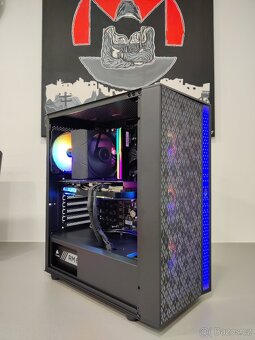 i5 9400, RX 6600 XT, 16GB DDR4 2400MHz, 250GB SSD + 4TB HDD - 3