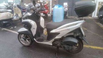 Rozvoz jídla na skútru Yamaha Tricity (Pronájem skútrů) - 3