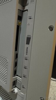 LED TV Thomson 32” Full HD + set-top box Skyworth - 3