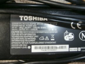 TOSHIBA - 3