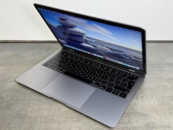 MacBook Air 13'' 2019 / i5 / 8GB / 256GB SSD / Space Gray - 3