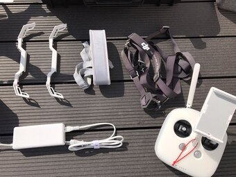 Dron DJI Phantom 4 Pro (EU) se spoustou příslušenství NOVÝ v - 3