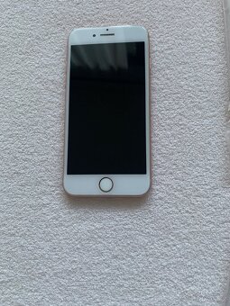iPhone 8 + 5 obalů - 3