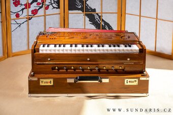 Indické harmonium přenosné 3,5 oktávy skvělý stav - 3