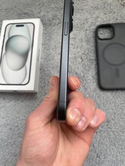 iPhone 15 - 3