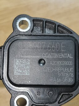 Snímač stavu hladiny motorového oleje 03F907660E NOVÉ - 3