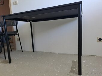 Černý stůl Ikea SANDSBERG - 3
