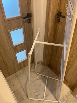 Stojící zrcadlo s věšáky IKEA Knapper - 3
