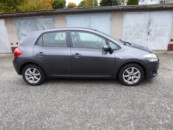Toyota Auris 2,0 D-4D - výborný stav - 3
