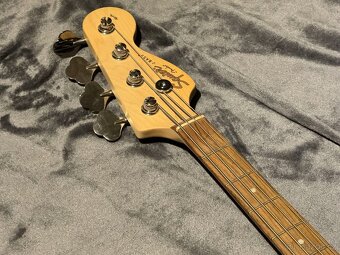 Squier Affinity Jazz Bass - 3