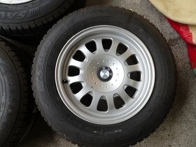 BMW 5 – kola (alu. disky+pneu 205/65 R15) - 3