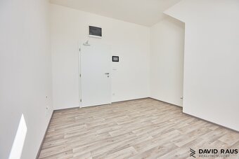 Pronájem kancelářských prostor 14 m2 areál Stará Pošta, Rajh - 3