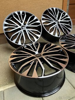 Audi R20 4G0601025CR - 3