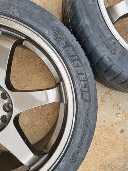 Japan Racing 18x8JJ + Michelin Pilot Sport 4 245/40 - 3