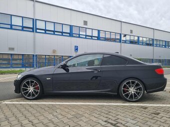 BMW E92 320xD LCI 135kW 6st. Aut. Tovární M Paket - 3