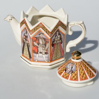 Sběratelský čajník - Král Jindřich VIII. a jeho 6 manželek - 3