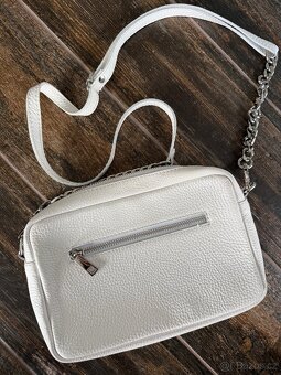 Kožená bílá kabelka Facebag - 3