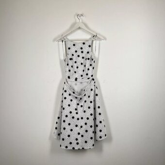 Minišaty s odhalenými zády - 3