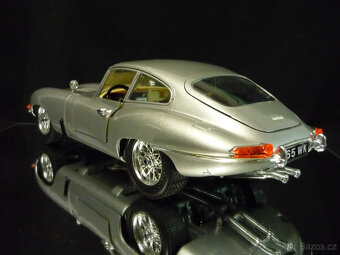 Jaguar E Type Coupe stříbrný Bburago 1/18 - 3