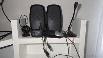 myš, klávesnice, mikrofon, kamera a reproduktory - 3