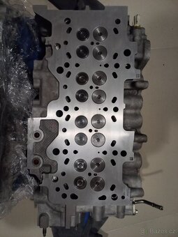 Hlava motoru mazda 2.2 sh - 3