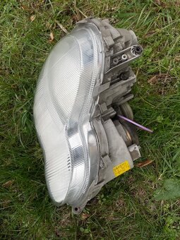 Mercedes-Benz W203 - přední pravé světlo - 3