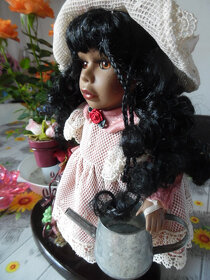 Stará panenka na podstavci/ I Vyměním za knížky - 3