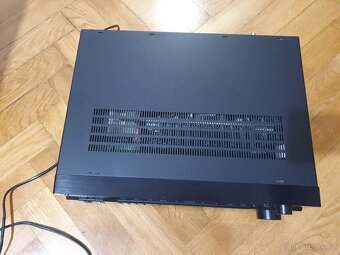 Zesilovač PIONEER - 3