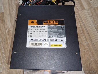 Napajecí zdroj Corsair TX750 W - 3