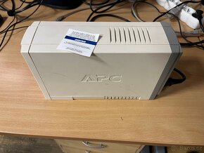 APC backUPS CS 500 nová baterie - 3