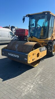 Válec VOLVO SD75B, r.v. 2019, 332 motohodin, zánovní stav - 3