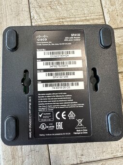 VoIP brána s routerem Cisco SPA122 - 3