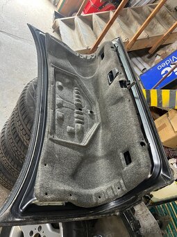 BMW e34 zadní víko kufru sedan - 3