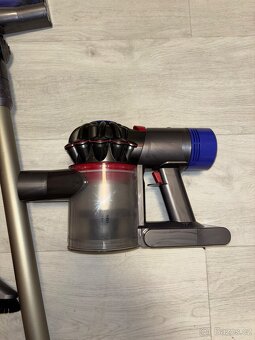 Dyson V8 motorhead - 3