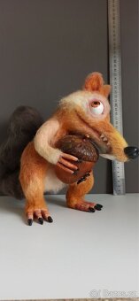 Veverka Scrat ročně vyrobené - 3