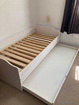 Prodám rozkládací dvojpostel s úložným prostorem (šuplík). - 3