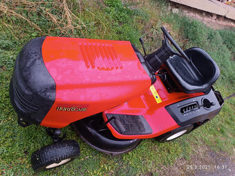 traktůrek Hurricane 10577RB. Objem 344 cm3, Šířka sečení 87 - 3