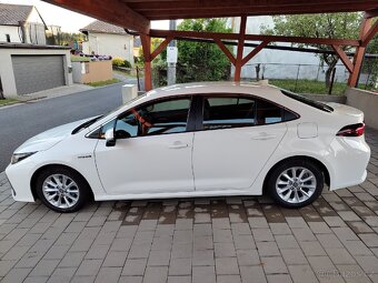 Toyota Corolla sedan 1.8 hybrid 2019 - 3