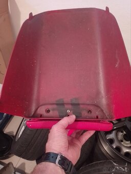 Plastový kryt sedačky spolujezdce Honda VFR 750 f - 3