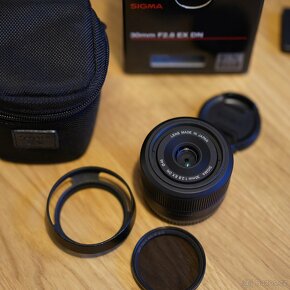 SONY NEX-6 bezzrcadlovka+ 4 objektivy a bohaté příslušenství - 3