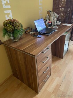 Psací stul - výhodná nabídka kancelářského stolu - 3