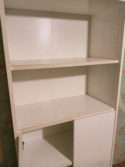 Starší bílá IKEA skříň - 3