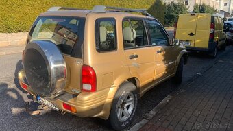 Suzuki Grand Vitara 2,5 V6 - 3