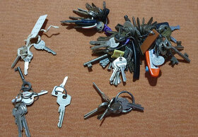 sběratelské klíče, přívěšky, tácky, visačky, vstupenky - 3
