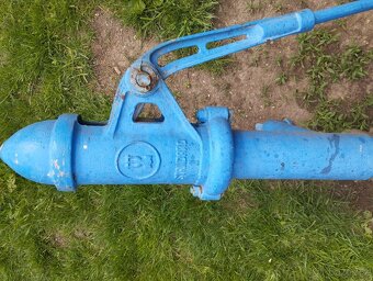 Ruční litinova pumpa - 3